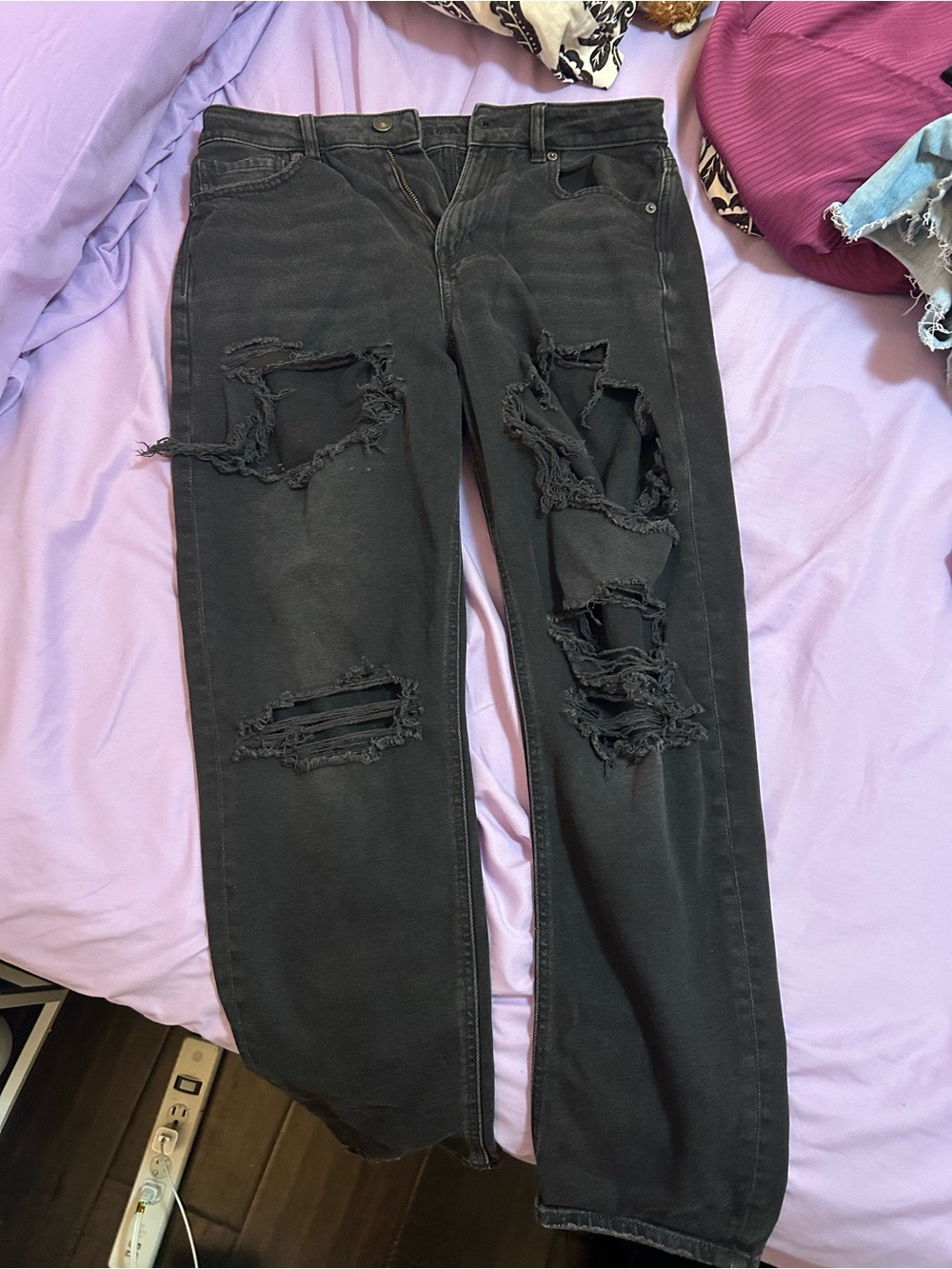 American Eagle Ripped Black Jeans